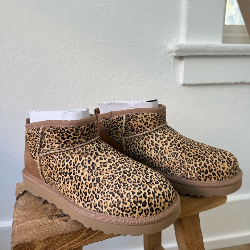 UGG Womens Ultra Mini Speckles size 6
